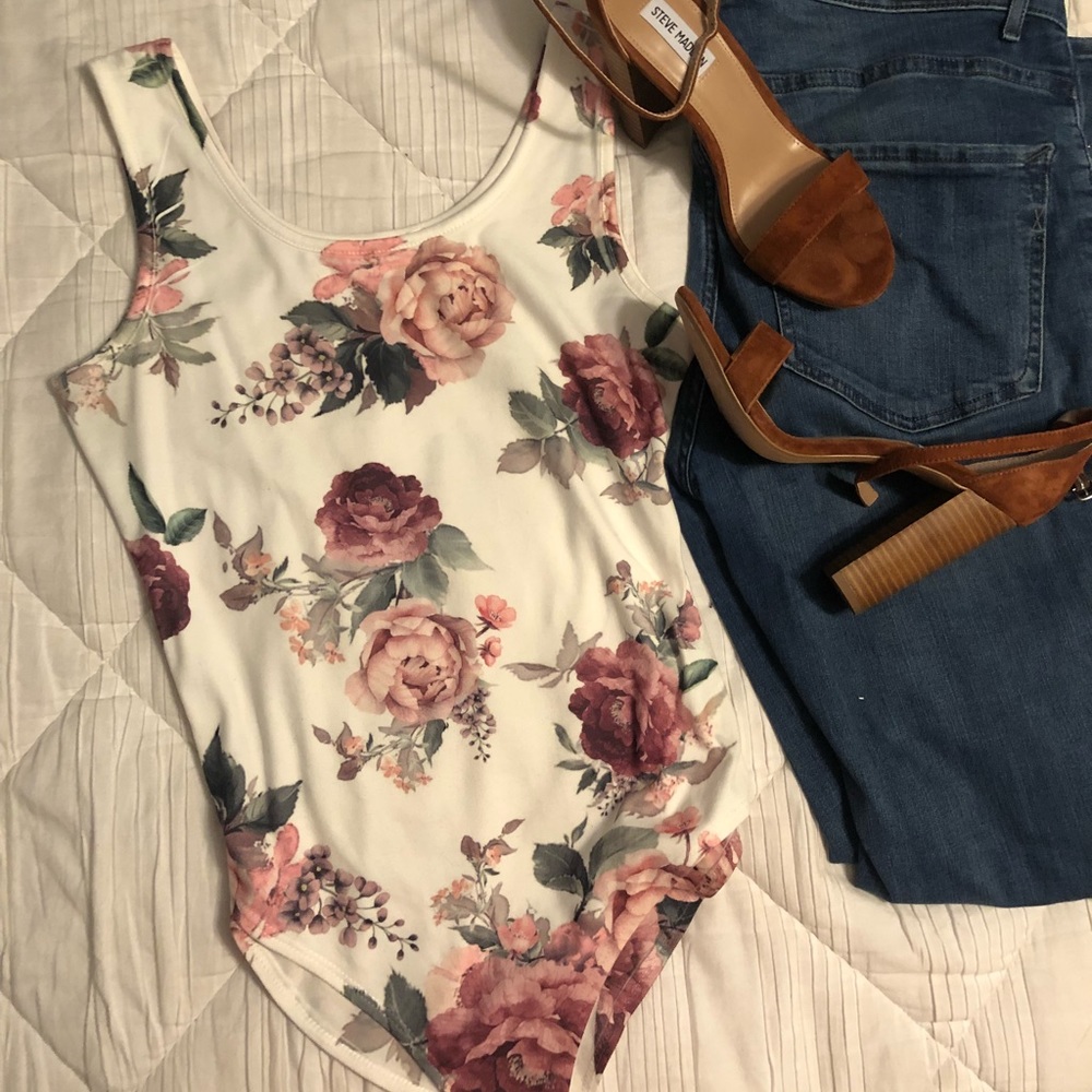 Floral Body Suit . Only worn once.